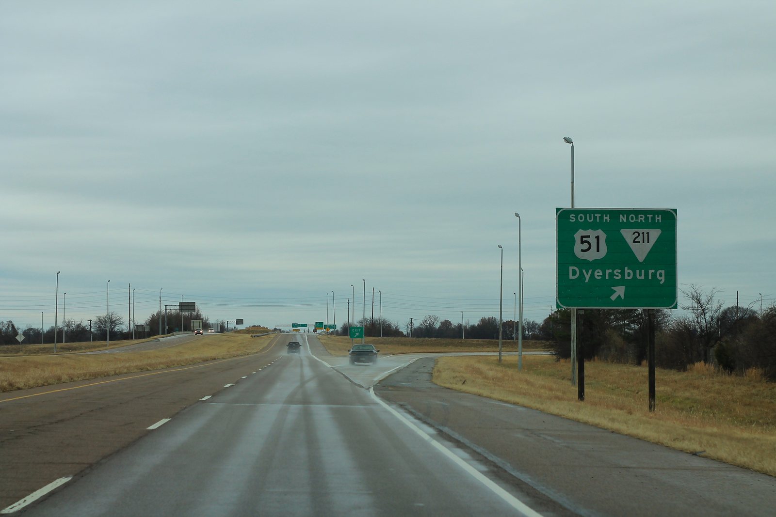 US 412 and US 51 route signs in Dyersburg, Tennessee