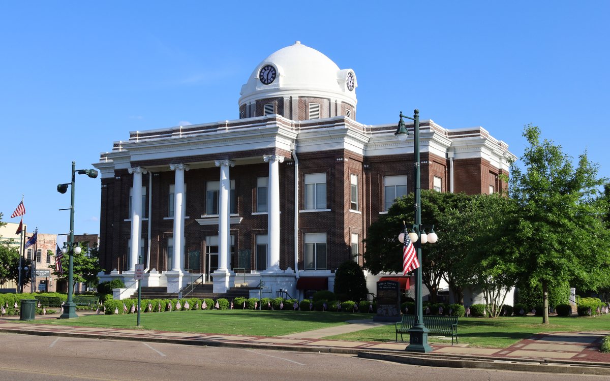 Dyer County Courthouse in downtown Dyersburg, Tennessee